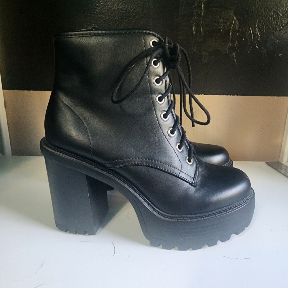 Soda Black Lace Up Platform Boots